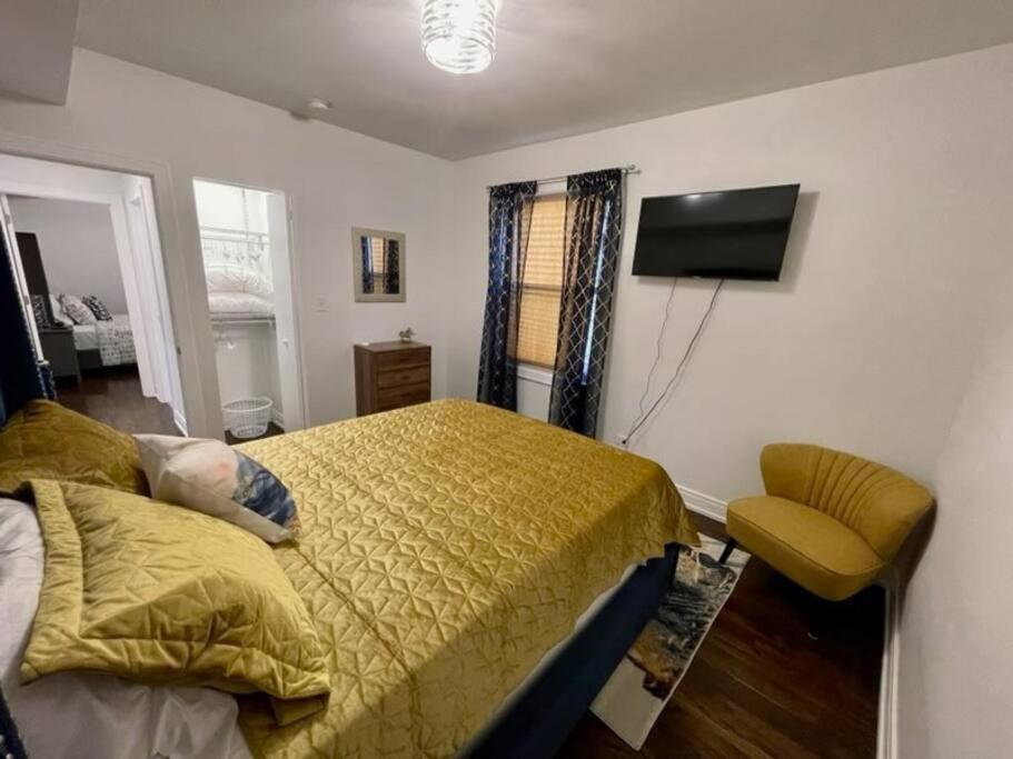 The Blue Golden Luxury Modern 3- Bedroom Apartment In Chicago Exterior photo